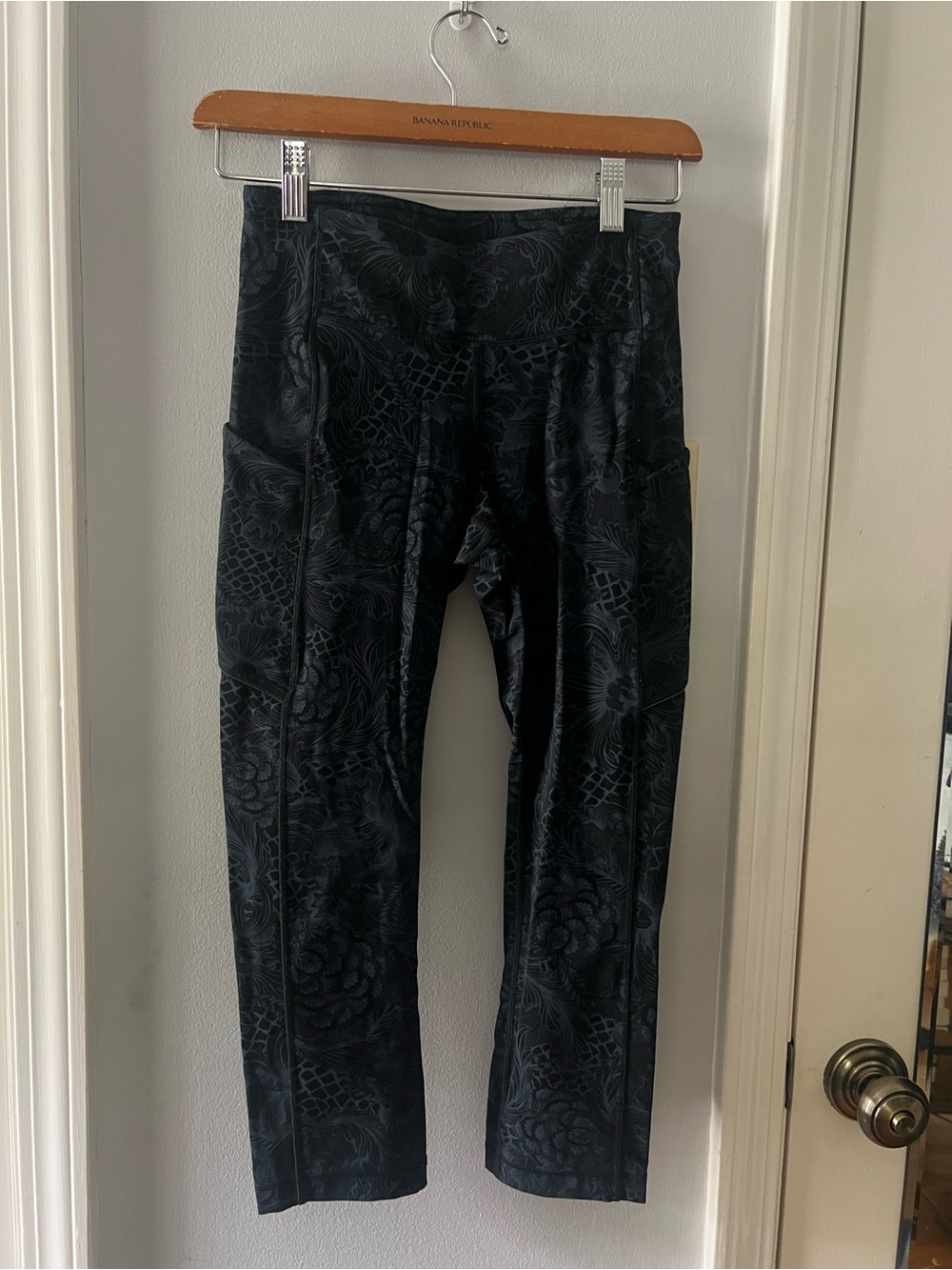 lululemon athletica Black Floral-Print Leggings with Side Pockets